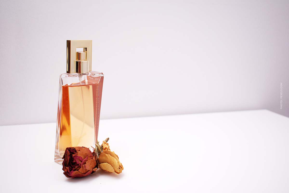 parfum-fragrance-rose-oils-the-big-secret-behind-the-smell-jeremy-fragrance